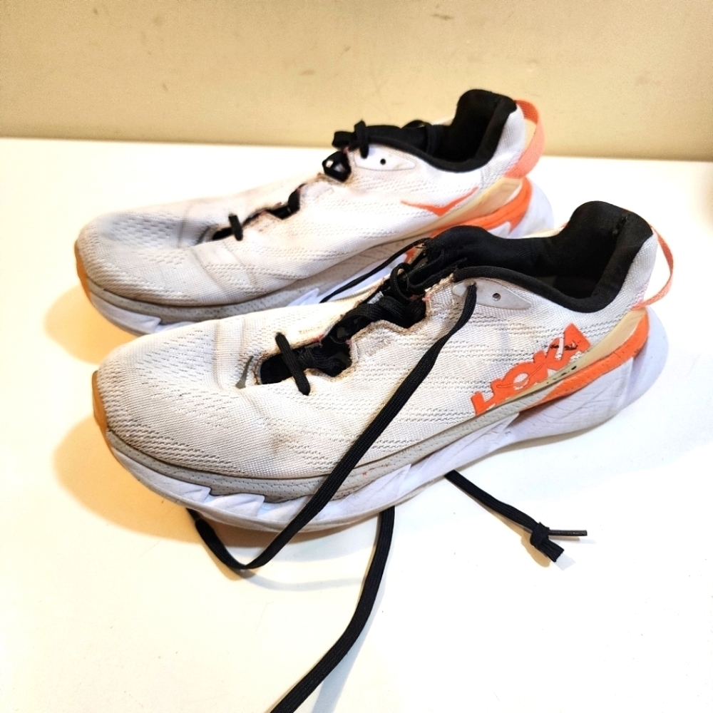 Hoka One One Women's Elevon Athletic Sneakers size 8